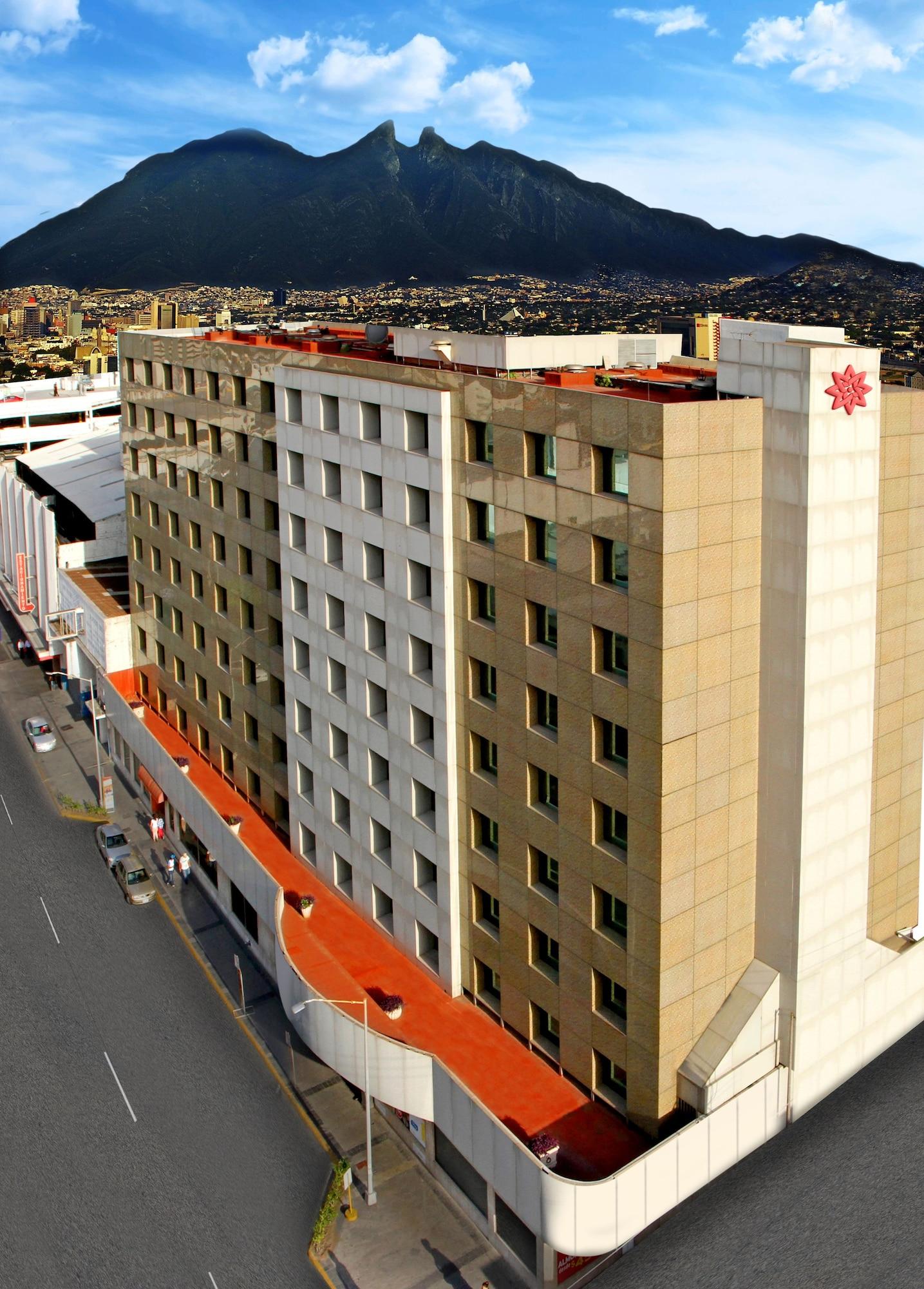 Travohotel Monterrey Histórico Exterior foto
